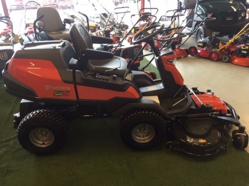 Rasentraktor des Typs Husqvarna Husqvarna R 420TsX AWD, Gebrauchtmaschine in Vejle (Bild 1)