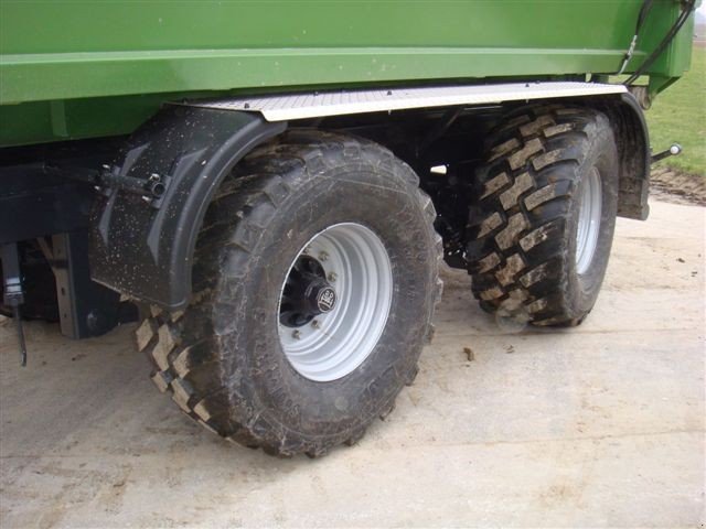 Abrollcontainer des Typs Heinemann Hakenlift BH 20-34, Neumaschine in Meschede (Bild 2)