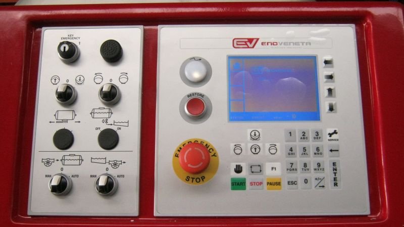 Traubenpresse des Typs Enoveneta PPC 9-45hl Tankpresse, Neumaschine in Gerasdorf (Bild 7)