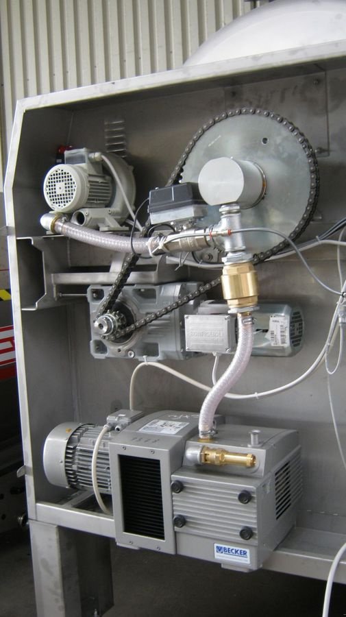 Traubenpresse des Typs Enoveneta PPC 9-45hl Tankpresse, Neumaschine in Gerasdorf (Bild 2)