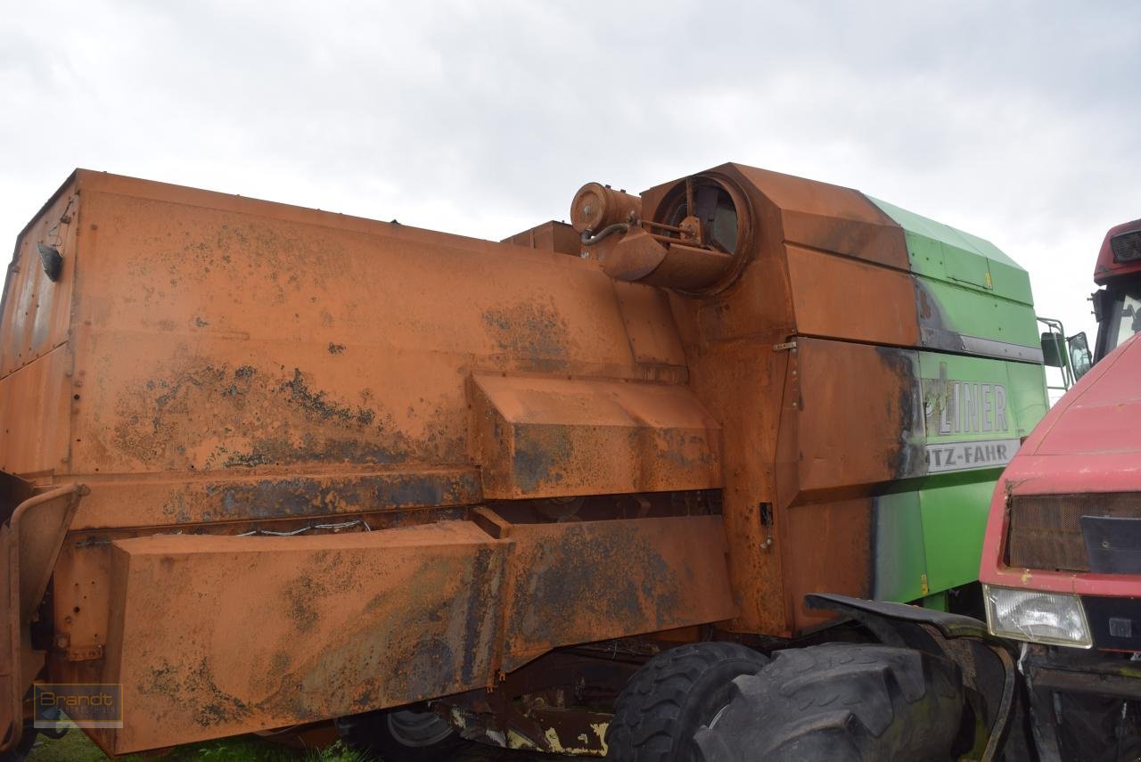 Mähdrescher des Typs Deutz-Fahr 4075 - Brandschaden, Gebrauchtmaschine in Oyten (Bild 1)