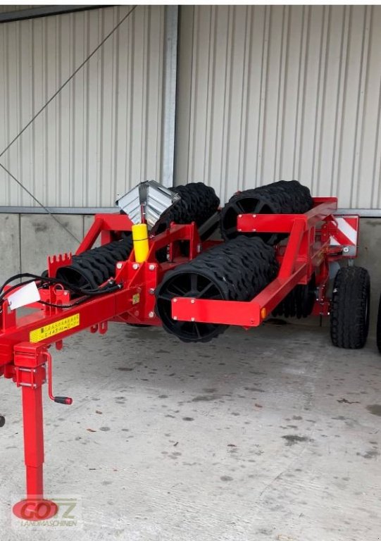 Packer & Walze des Typs Knoche CW D 51 9280 mit EBE nach StVZO, Neumaschine in Schwabach Wolkersdorf (Bild 1)