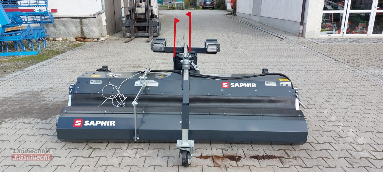 Anbaukehrmaschine des Typs Saphir FKM 231, Neumaschine in Mühldorf (Bild 5)