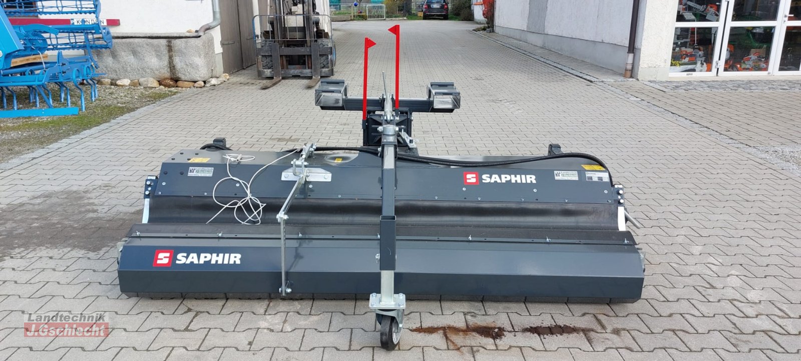 Anbaukehrmaschine des Typs Saphir FKM 231, Neumaschine in Mühldorf (Bild 6)