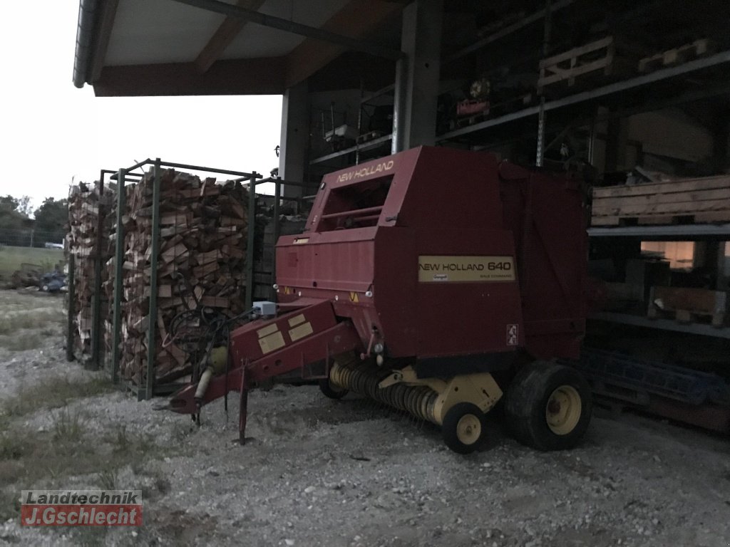 Rundballenpresse des Typs New Holland 640 B Bale Command, Gebrauchtmaschine in Mühldorf (Bild 2)