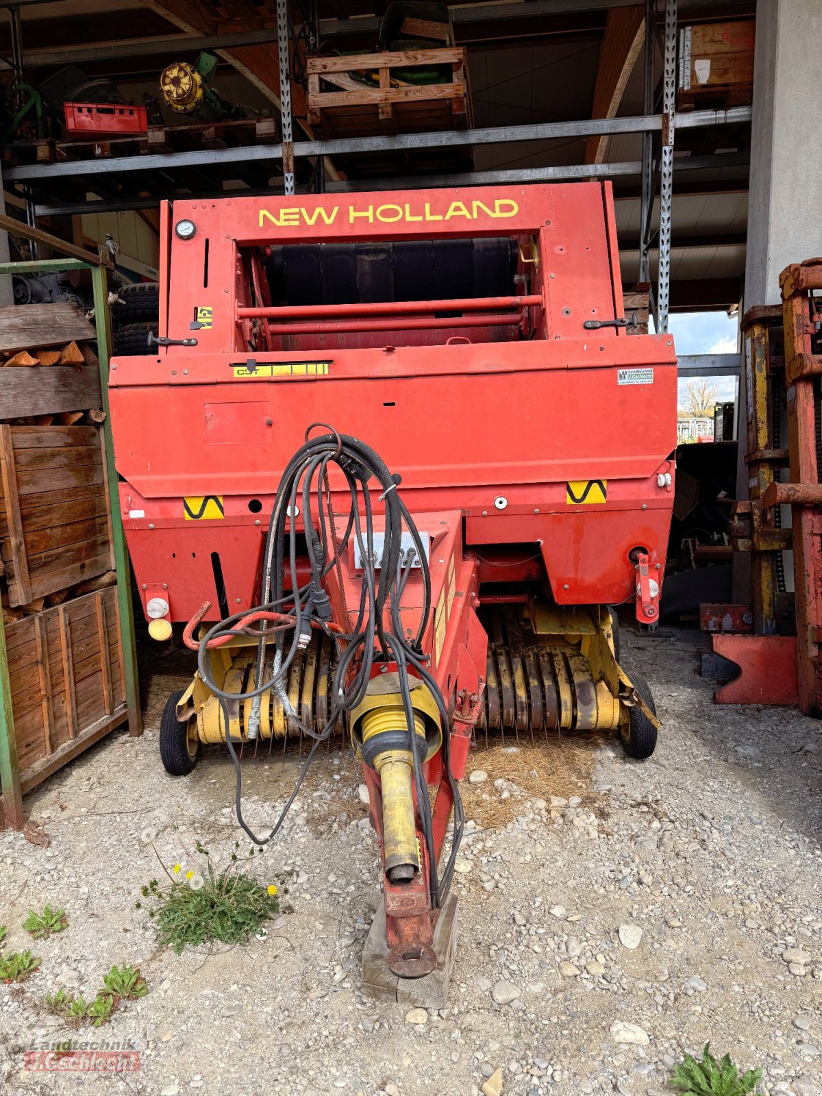 Rundballenpresse des Typs New Holland 640 B Bale Command, Gebrauchtmaschine in Mühldorf (Bild 3)