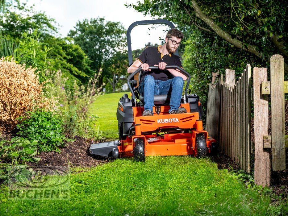 Sitzrasenmäher des Typs Kubota Z1-421, Neumaschine in Olpe (Bild 12)