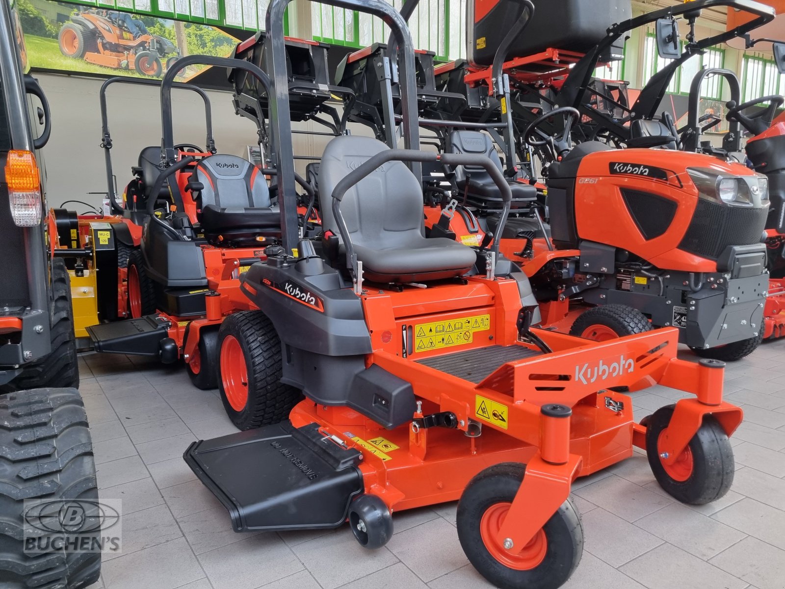 Sitzrasenmäher des Typs Kubota Z1-421, Neumaschine in Olpe (Bild 3)