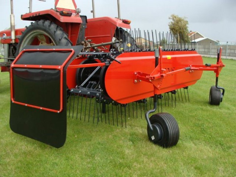 Schwader des Typs SIP 165/3 - 204 - 234 - 254 - 274, Neumaschine in Noordwijkerhout (Bild 1)