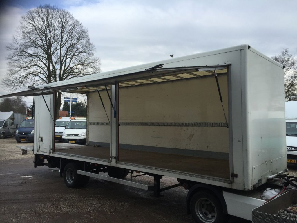 PKW-Anhänger des Typs Sonstige be oplegger veldhuizen 7.5 ton be oplegger veldhuizen 7.5 ton be oplegger 2 luifels laadklep, Gebrauchtmaschine in Putten (Bild 8)