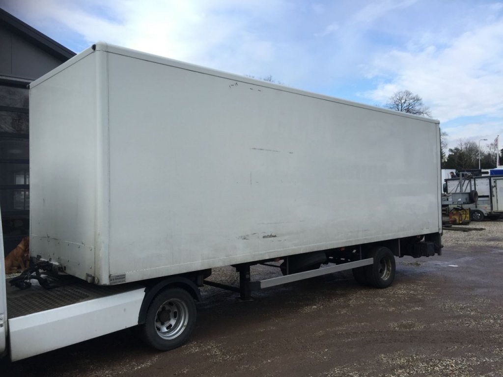 PKW-Anhänger des Typs Sonstige be oplegger veldhuizen 7.5 ton be oplegger veldhuizen 7.5 ton be oplegger 2 luifels laadklep, Gebrauchtmaschine in Putten (Bild 3)