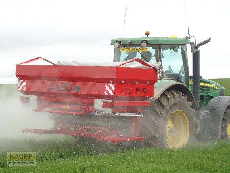 Düngerstreuer des Typs AGUIRRE DP 44, Neumaschine in Schwindegg (Bild 1)