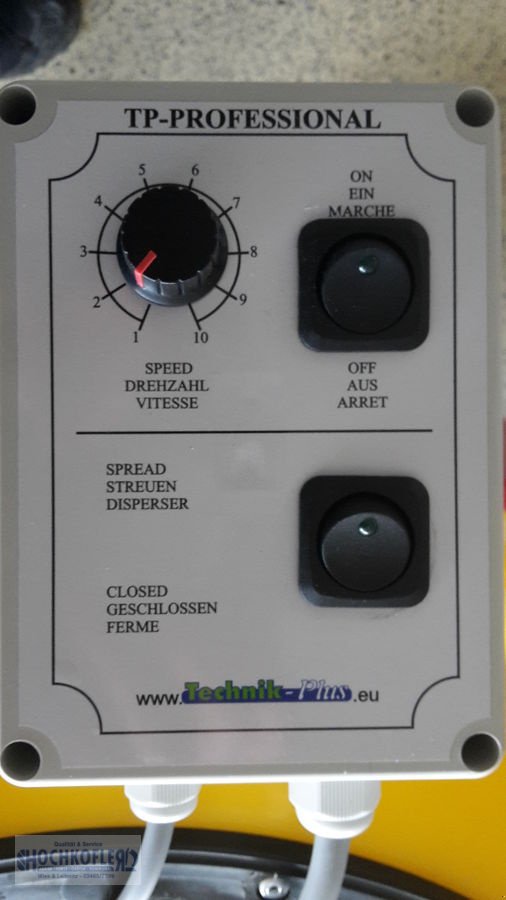 Düngerstreuer des Typs Technik-Plus TP 90 Professional Kleinsamenstreuer 90 ltr., Neumaschine in Wies (Bild 3)