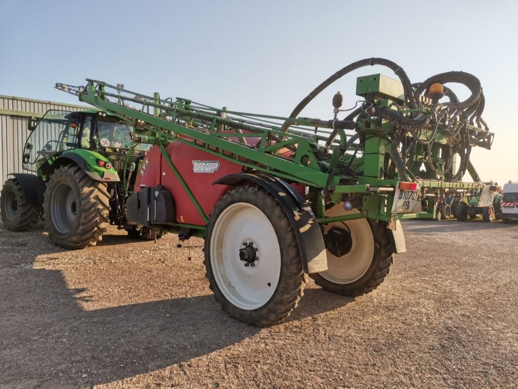 Feldspritze des Typs Sonstige SVX 400 S, Gebrauchtmaschine in SAINT LOUP (Bild 3)