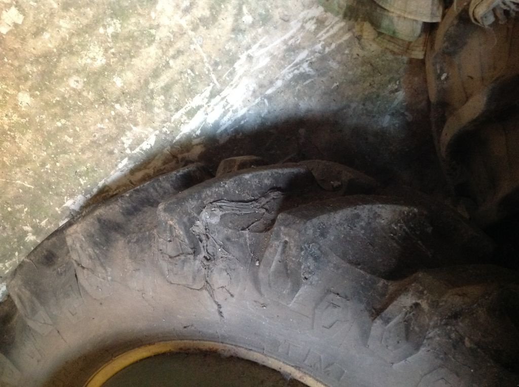 Zwillingsrad des Typs Sonstige PIRELLI 520/70R38, Gebrauchtmaschine in SAINT LOUP (Bild 3)