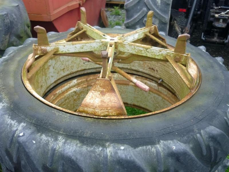 Zwillingsrad des Typs Molcon 13.6X38 5 BRAS, Gebrauchtmaschine in CORMENON (Bild 1)