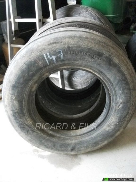 Reifen des Typs Dunlop Avion 38x11, Gebrauchtmaschine in LA SOUTERRAINE (Bild 1)