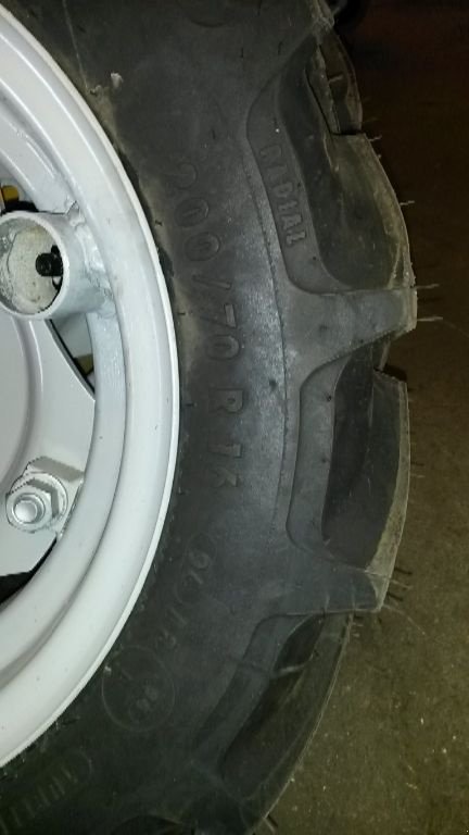 Reifen des Typs Continental AC 70 T, Gebrauchtmaschine in CIVENS (Bild 2)