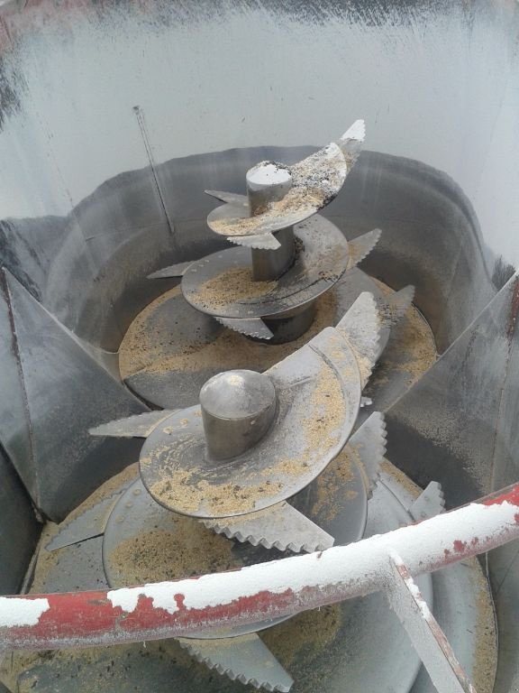 Futtermischwagen des Typs AGM 2 W 240, Gebrauchtmaschine in CIVENS (Bild 4)