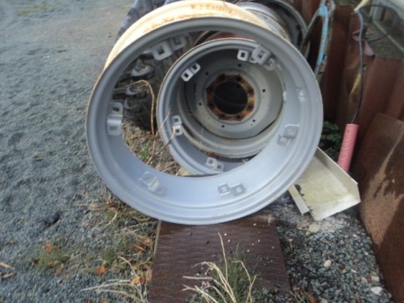 Sonstige Räder & Reifen & Felgen des Typs Titan W 10X28, Gebrauchtmaschine in MOULLE (Bild 5)