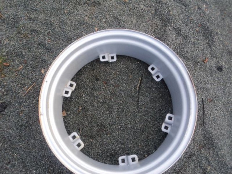 Sonstige Räder & Reifen & Felgen des Typs Titan W 10X28, Gebrauchtmaschine in MOULLE (Bild 2)