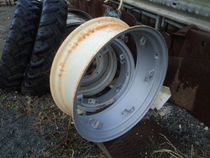 Sonstige Räder & Reifen & Felgen des Typs Titan W 10X28, Gebrauchtmaschine in MOULLE (Bild 4)