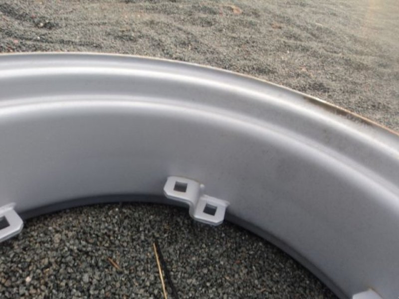 Sonstige Räder & Reifen & Felgen des Typs Titan W 10X28, Gebrauchtmaschine in MOULLE (Bild 3)