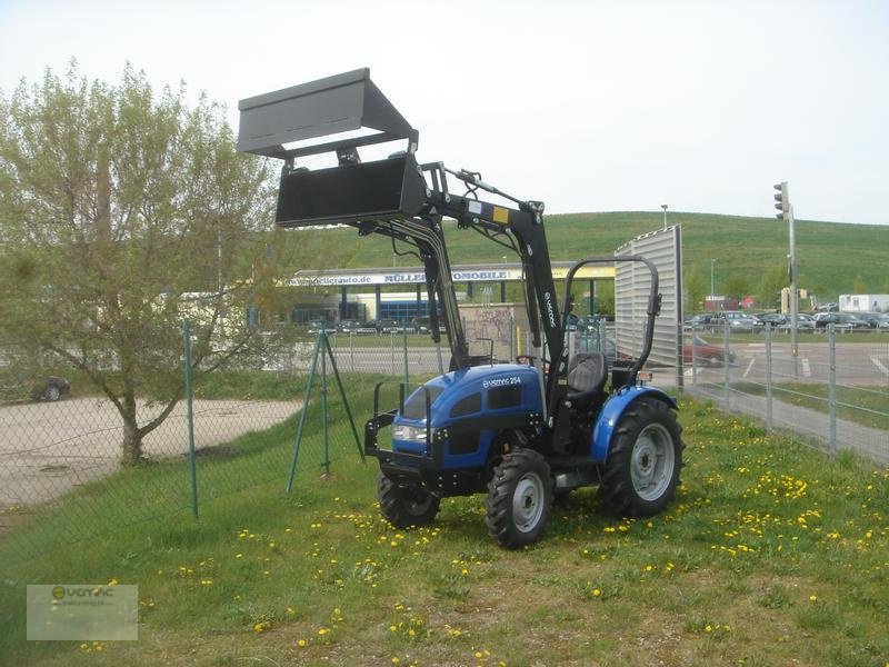 Weinbautraktor des Typs Mahindra Mahindra VT254 mit 25PS Traktor und mit Frontlader Schlepper, Neumaschine in Sülzetal OT Osterweddingen (Bild 2)