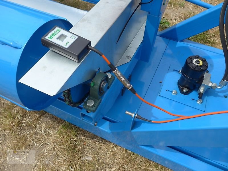 Ballenwickler des Typs Vemac Ballenwickler Ballenwickelgerät Ballen Heuballen Heu NEU, Neumaschine in Sülzetal OT Osterweddingen (Bild 2)