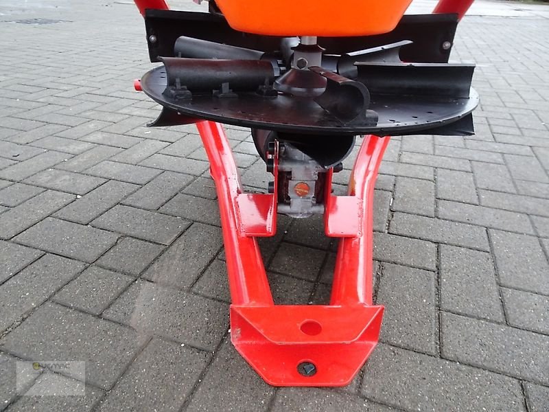 Schneepflug des Typs Dexwal Salzstreuer Düngerstreuer Streuer Trichterstreuer 200 Liter, Neumaschine in Sülzetal OT Osterweddingen (Bild 13)