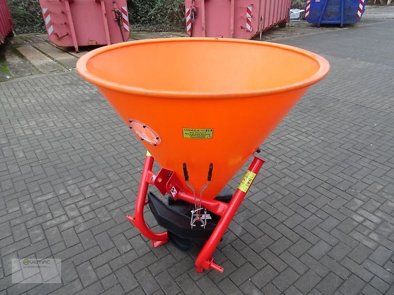 Schneepflug des Typs Dexwal Salzstreuer Düngerstreuer Streuer Trichterstreuer 400 Liter, Neumaschine in Sülzetal OT Osterweddingen (Bild 3)