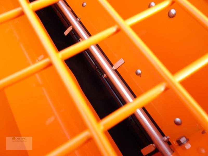 Schneepflug des Typs Vemac Kastenstreuer Walzenstreuer Streuer 100cm Winterdienst NEU, Neumaschine in Sülzetal OT Osterweddingen (Bild 13)