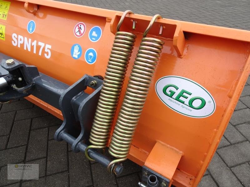 Schneepflug des Typs Vemac SPN220 220cm Schneeschild Schneeschieber Schneepflug Neu, Neumaschine in Sülzetal OT Osterweddingen (Bild 13)