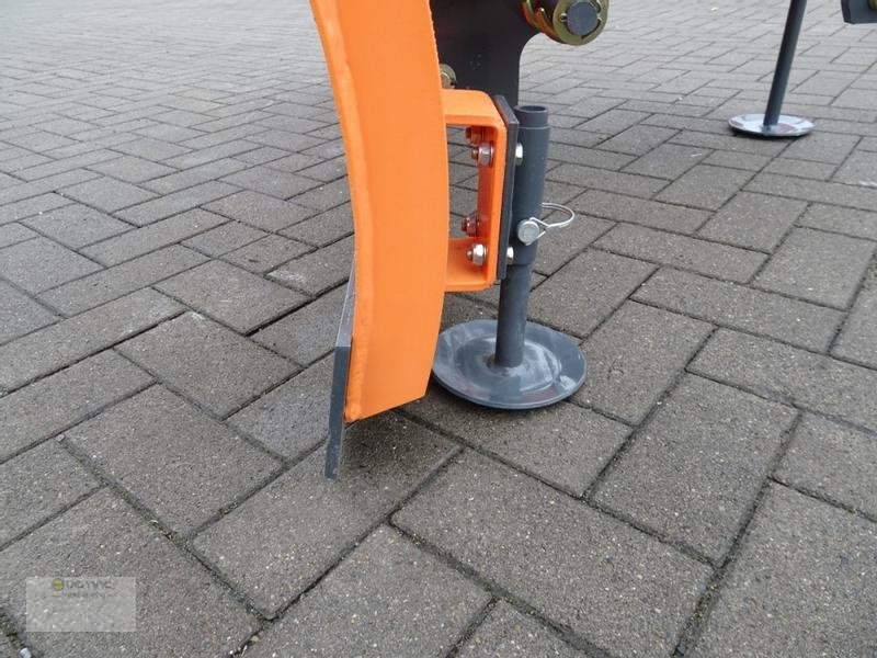 Schneepflug des Typs Vemac SPN220 220cm Schneeschild Schneeschieber Schneepflug Neu, Neumaschine in Sülzetal OT Osterweddingen (Bild 11)