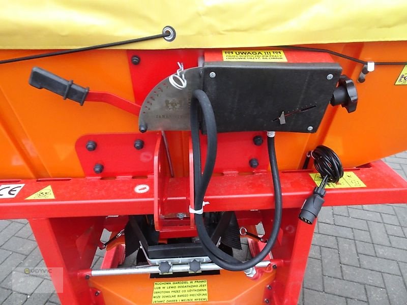 Schneepflug des Typs Dexwal PK1200 850L Streuer Salzstreuer Düngerstreuer Winterdienst, Neumaschine in Sülzetal OT Osterweddingen (Bild 2)