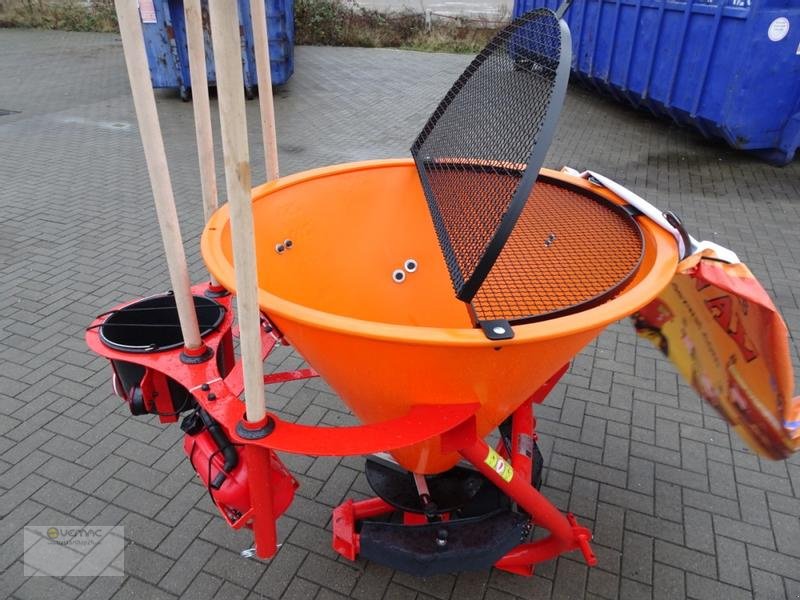 Schneepflug des Typs Dexwal 300L Kommunal Streuer Salzstreuer Trichterstreuer NEU, Neumaschine in Sülzetal OT Osterweddingen (Bild 14)