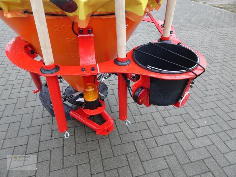 Schneepflug des Typs Dexwal 300L Kommunal Streuer Salzstreuer Trichterstreuer NEU, Neumaschine in Sülzetal OT Osterweddingen (Bild 3)