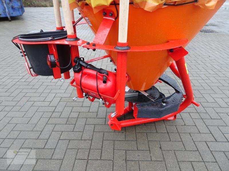 Schneepflug des Typs Dexwal 300L Kommunal Streuer Salzstreuer Trichterstreuer NEU, Neumaschine in Sülzetal OT Osterweddingen (Bild 7)