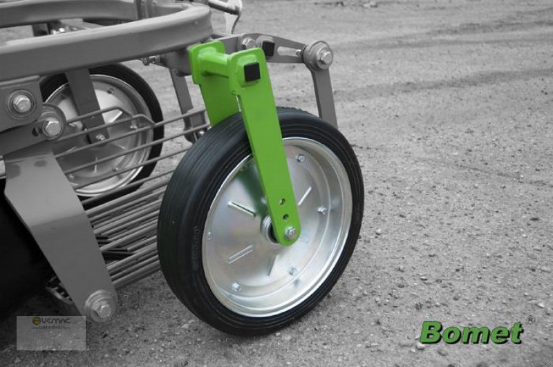 Kartoffelroder des Typs BOMET Z655/1 Kartoffelroder Roder Kartoffel Schwingsiebroder NEU, Neumaschine in Sülzetal OT Osterweddingen (Bild 8)