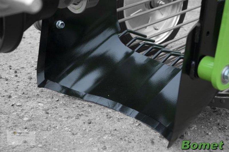 Kartoffelroder des Typs BOMET Z655/1 Kartoffelroder Roder Kartoffel Schwingsiebroder NEU, Neumaschine in Sülzetal OT Osterweddingen (Bild 4)