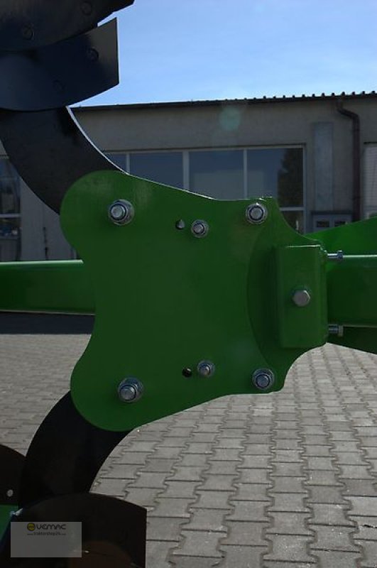 Pflug des Typs BOMET Drehpflug U064/2  4 Schar 0,30-0,38-0,45m Körperbreite, Neumaschine in Sülzetal OT Osterweddingen (Bild 9)