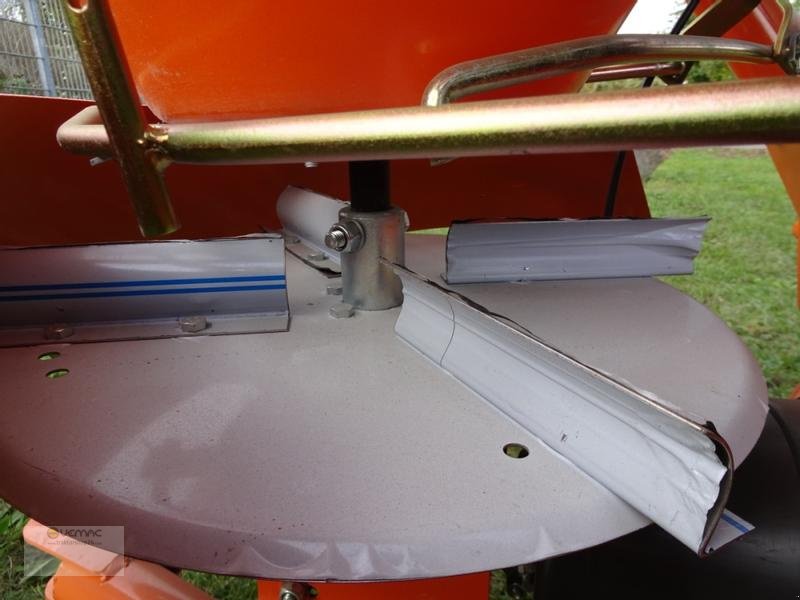 Schneepflug des Typs Vemac Profi 400 Liter Streuer Salzstreuer Winterdienst Neu, Neumaschine in Sülzetal OT Osterweddingen (Bild 13)