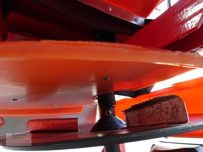 Schneepflug des Typs Dexwal PSK1200H Streuer Salzstreuer Sand Sole Winterdienst NEU hydr, Neumaschine in Sülzetal OT Osterweddingen (Bild 11)