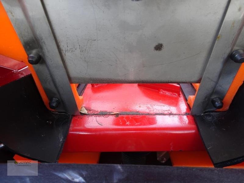 Schneepflug des Typs Dexwal PSK1200H Streuer Salzstreuer Sand Sole Winterdienst NEU hydr, Neumaschine in Sülzetal OT Osterweddingen (Bild 16)