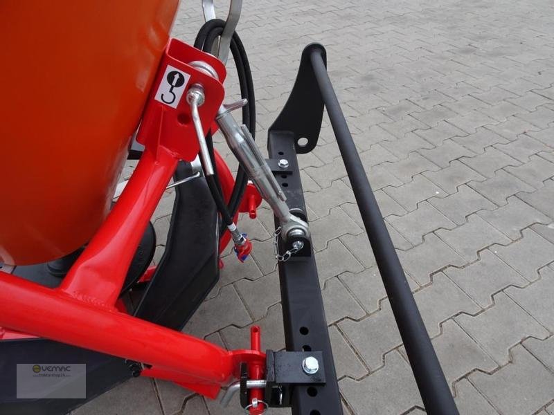 Schneepflug des Typs Dexwal 300L Salzstreuer Winterdienst Streuer hydraulischer Antrieb, Neumaschine in Sülzetal OT Osterweddingen (Bild 4)