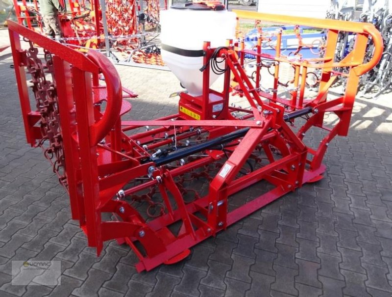 Wiesenegge des Typs Vemac WKJ6 6m Wiesenstriegel Wiesenschleppe Streuer Schleppe NEU, Neumaschine in Sülzetal OT Osterweddingen (Bild 3)