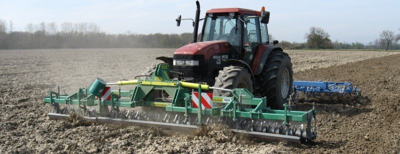 Packer & Walze des Typs EuM-Agrotec Sterncracker LH, Neumaschine in Thalmässing (Bild 2)