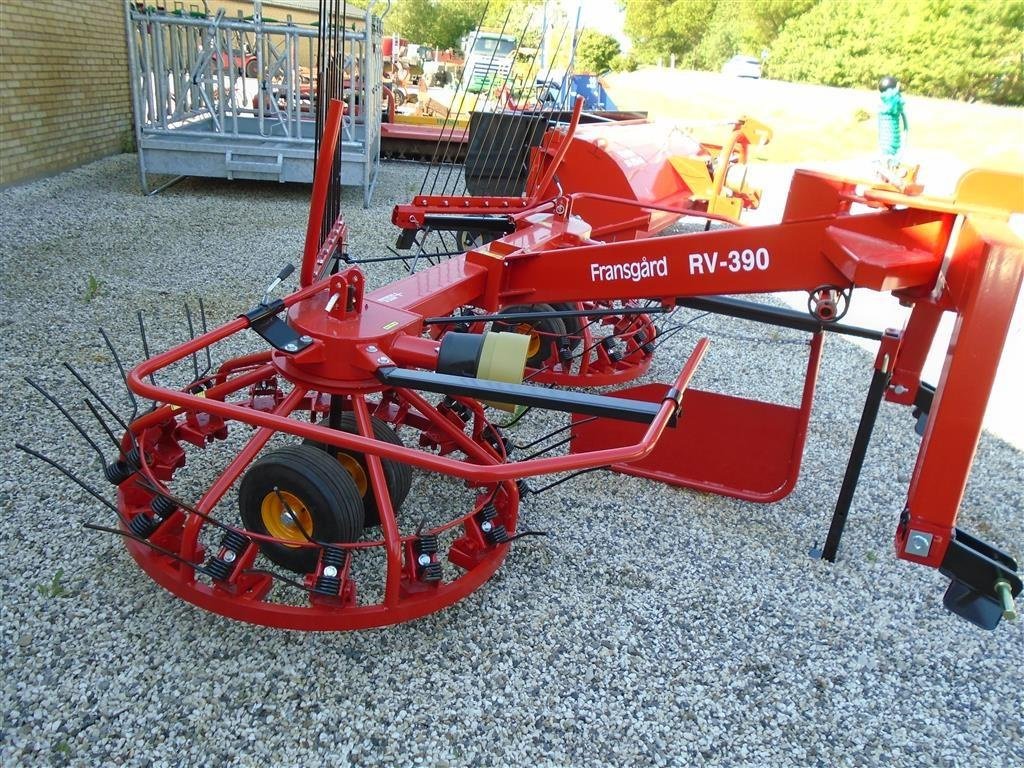 Schwader des Typs Fransgard RV-390, Gebrauchtmaschine in Viborg (Bild 2)