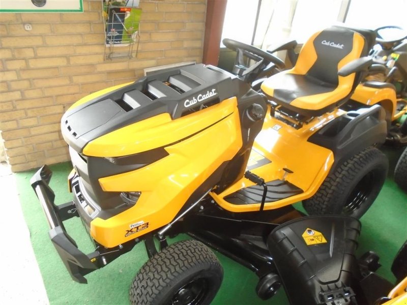 Rasentraktor des Typs Cub Cadet XT3 127 cm, Gebrauchtmaschine in Viborg (Bild 1)
