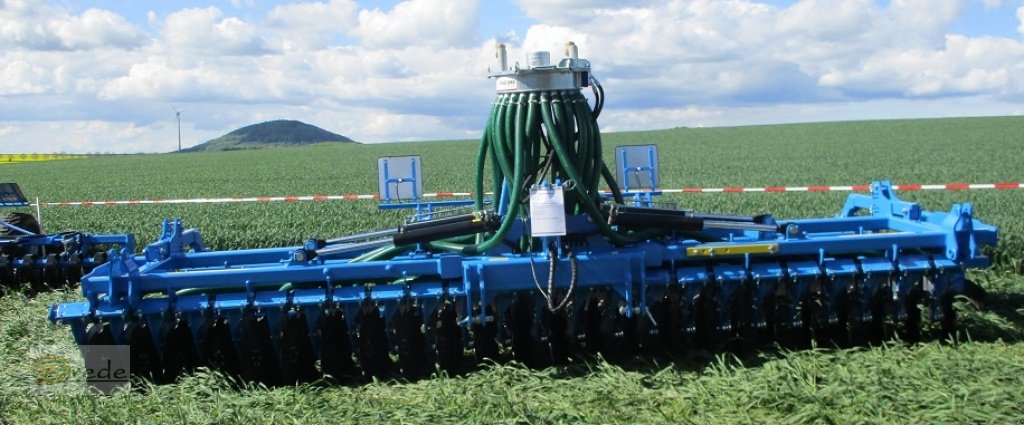 Kurzscheibenegge des Typs Agroland TITANUM (HEAVY) AB 6,0 m mit Gülleverteiler Vogelsang, Neumaschine in Bad Emstal (Bild 7)